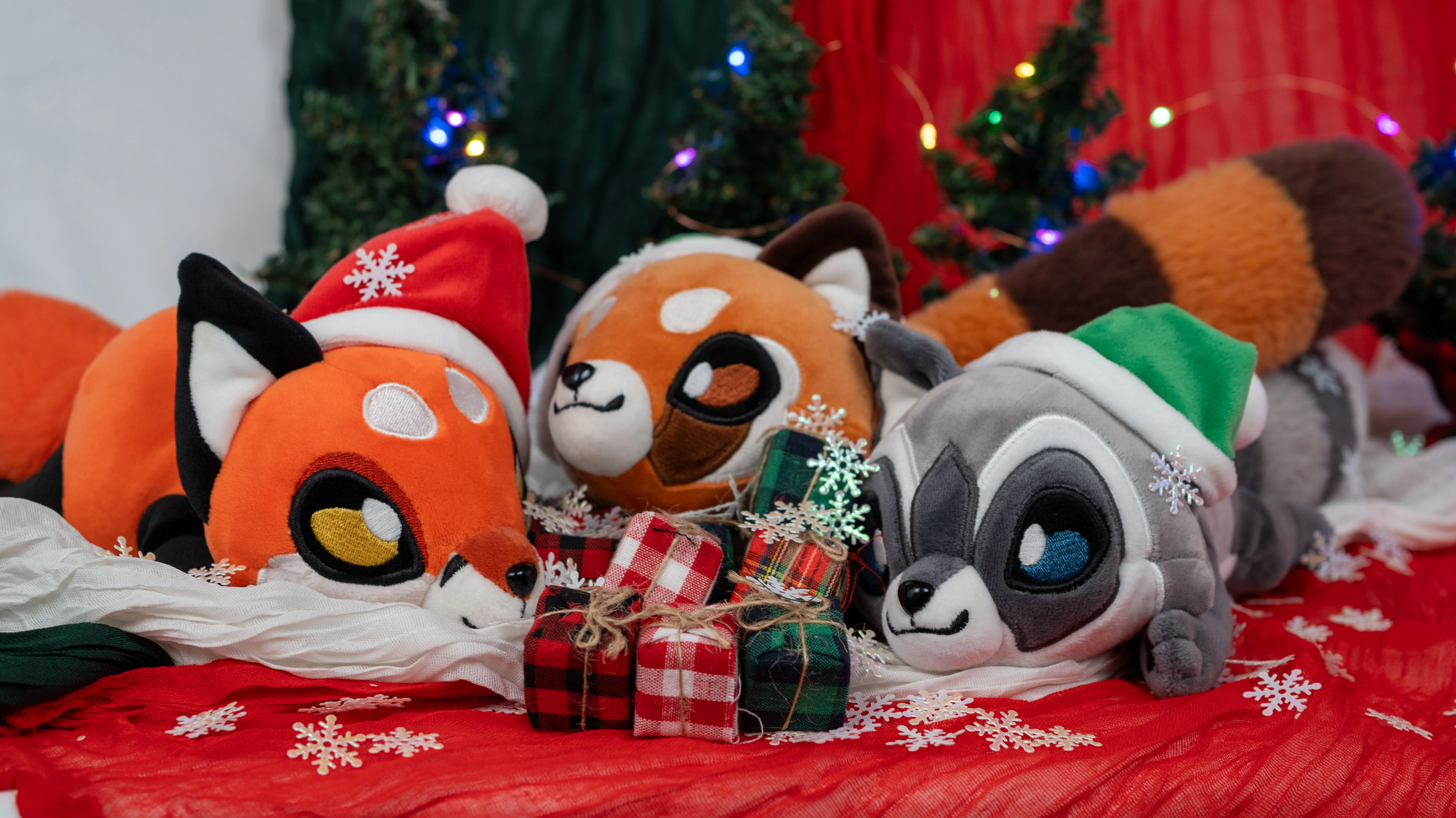 B.B. Originals Red Panda - Weighted Plushie - Image 4